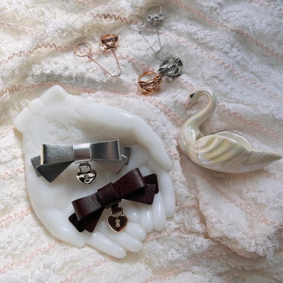 RoseMarie Seoir rose gold chained heart bijou ring - Picture 4 of 6